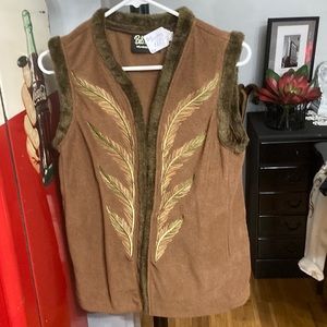 Bob Mackie Wearable Art XS Vest Fleece  Embroidered Floral Faux Fur Brown tones.